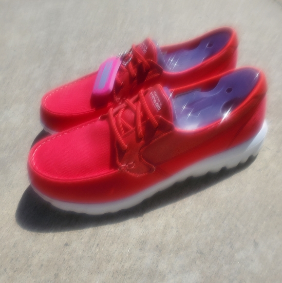 Women's Skechers - Picture 3 of 6